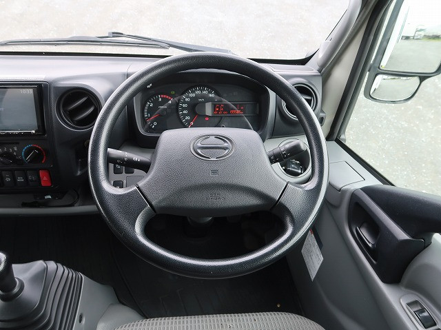 中古トラック 日野冷凍バン ＃16