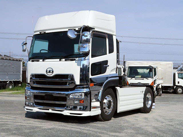 2017 UD Trucks Quon Tractor Head 5th Wheel Load 11.5t 450HP High Roof Aluminum Wheels