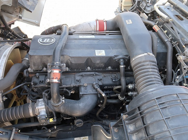 中古トラック UDトラックストラクタヘッド #11