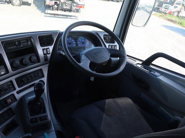 中古トラック UDトラックストラクタヘッド ＃15