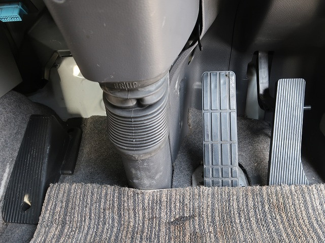 中古トラック UDトラックストラクタヘッド ＃21