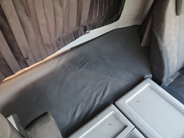 中古トラック UDトラックストラクタヘッド ＃23