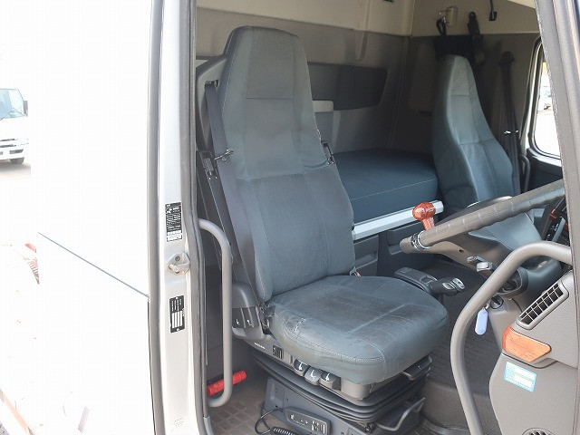 中古トラック ボルボトラクタヘッド ＃14