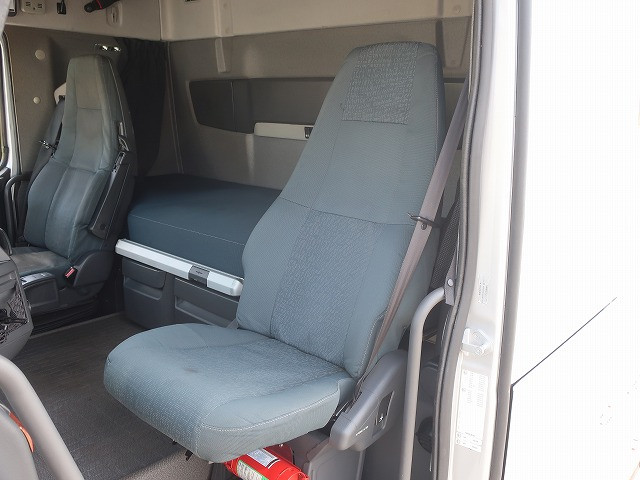 中古トラック ボルボトラクタヘッド ＃23