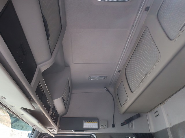 中古トラック ボルボトラクタヘッド ＃24