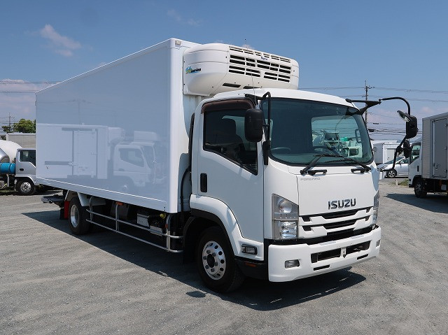 中古トラック いすゞ冷凍バン ＃2