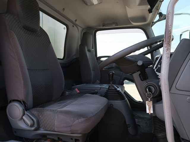 中古トラック いすゞ冷凍バン ＃11