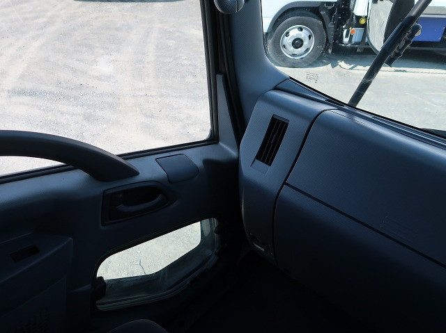 中古トラック いすゞ冷凍バン ＃12