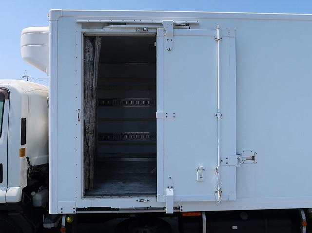 中古トラック いすゞ冷凍バン ＃8