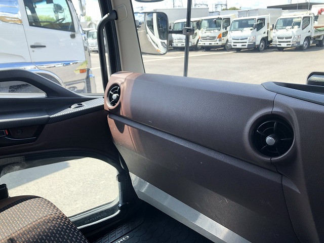 日野 レンジャー 中型アルミウィング
