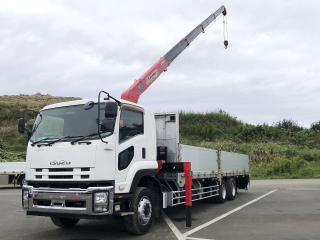 2013 Isuzu Forward Flatbed with Extra-Large Tonnage Crane, Aluminum Block, 8600 Body, 9.8t Loading Capacity, 5-Speed Unic, Radio-Controlled, Hook-In, 300 Horsepower 