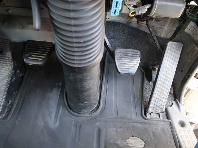 中古トラック いすゞクレーン付平ボディ ＃22