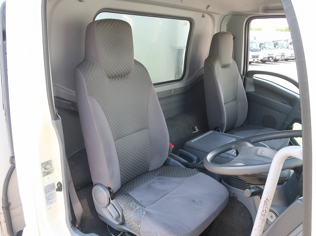 中古トラック いすゞ冷凍バン ＃12