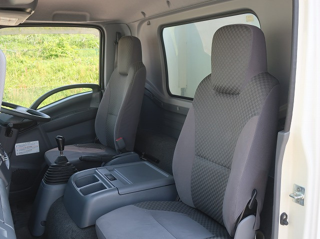 中古トラック いすゞ冷凍バン ＃23