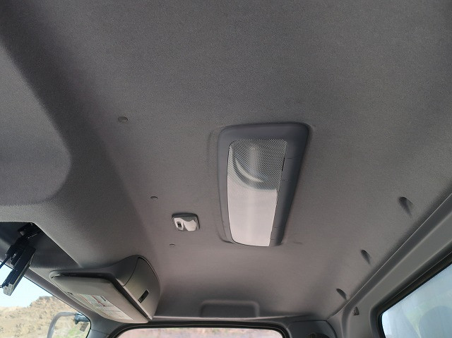 中古トラック いすゞ冷凍バン #24