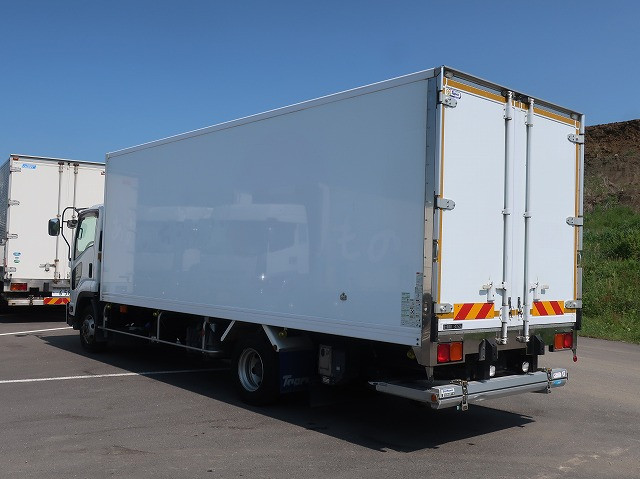 中古トラック いすゞ冷凍バン #4