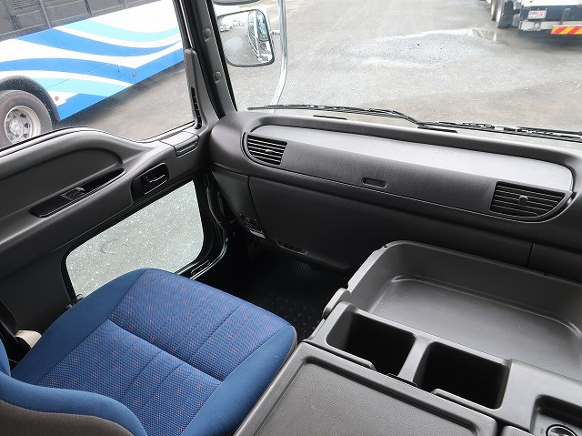中古トラック いすゞ ギガ 大型ダンプ