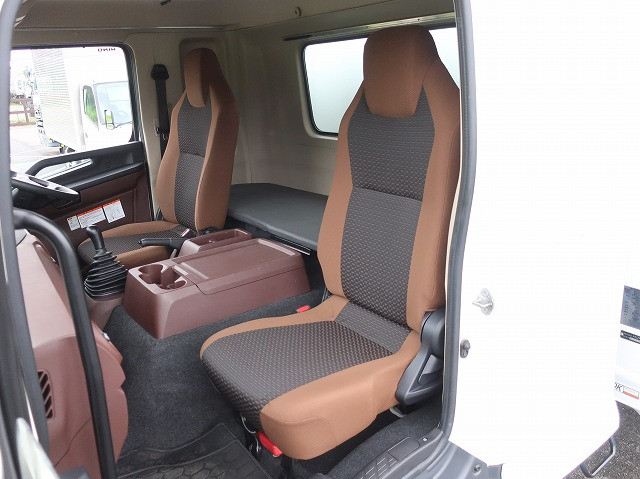 中古トラック 日野冷凍バン ＃23