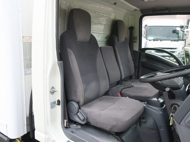 中古トラック いすゞ冷凍バン ＃14