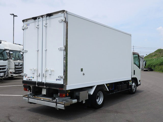 中古トラック いすゞ冷凍バン ＃3