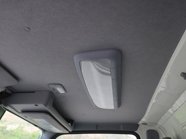 中古トラック いすゞ冷凍バン #24