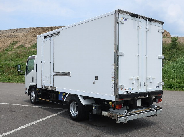 中古トラック いすゞ冷凍バン #4