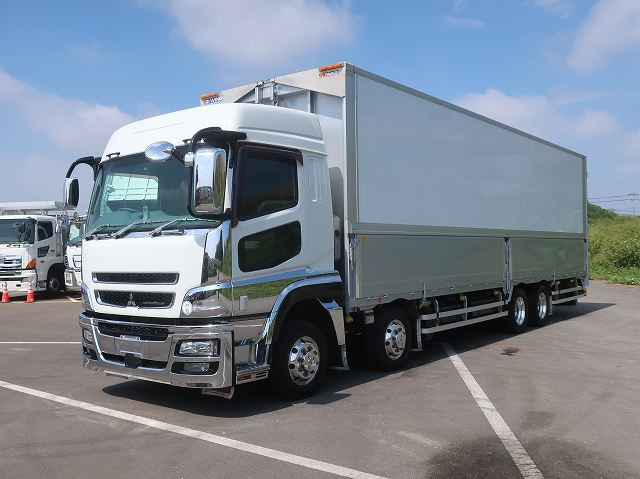 2017 Mitsubishi Fuso Super Great with large aluminum wing, four-axle low-floor, high roof, and aluminum wheels