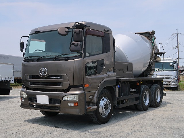 中古トラック UDトラックスコンクリートミキサー車