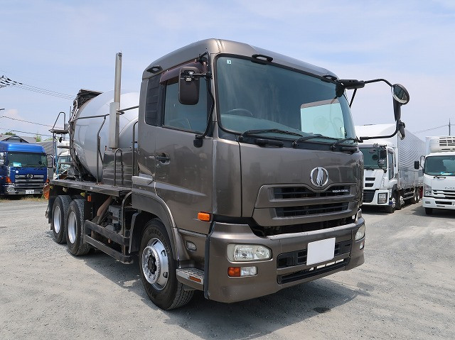 中古トラック UDトラックスコンクリートミキサー車 ＃2