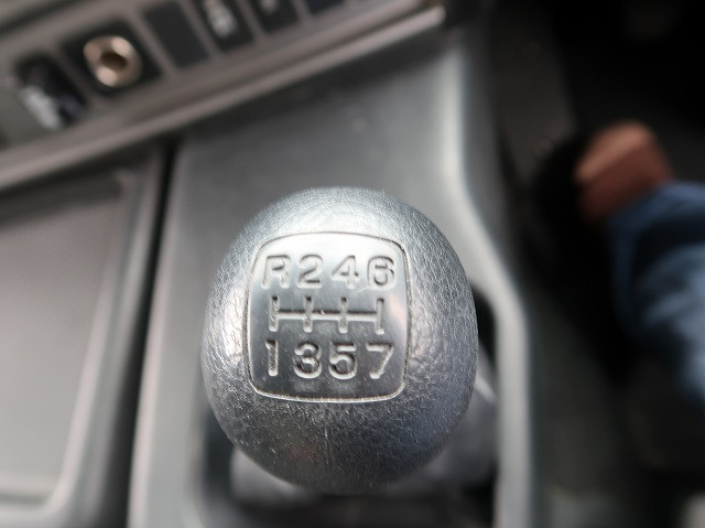 中古トラック 日野クレーン付平ボディ #18