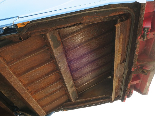 中古トラック いすゞパッカー車（塵芥車） ＃9