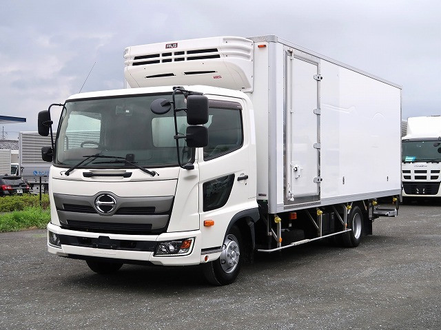 中古トラック 日野 レンジャー 中型冷凍バン