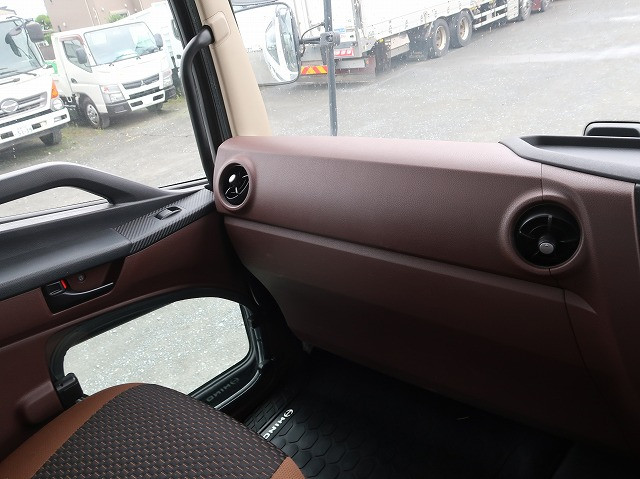 中古トラック 日野冷凍バン ＃14