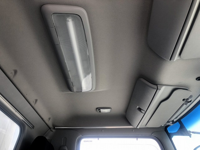 中古トラック 日野冷凍バン ＃24