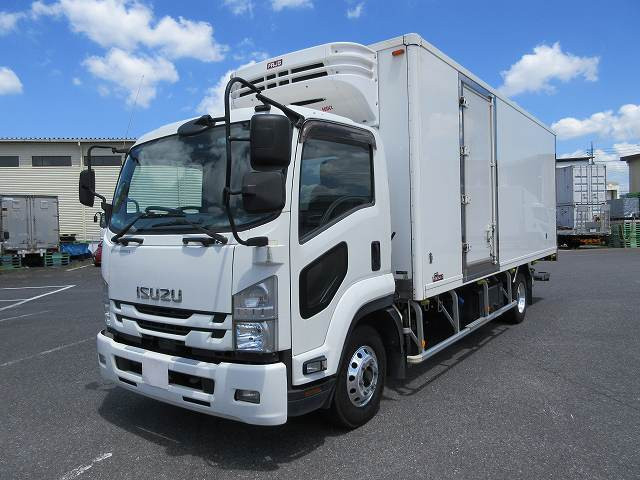 2018 Isuzu Forward Medium-Sized Refrigerated Van, -30°C Setting, Keystone Storage PG 6200 Standard, Left-Side Door, Aluminum Wheels, Approximately 340,000 km on the Meter.