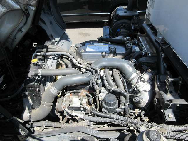 中古トラック いすゞ冷凍バン ＃12