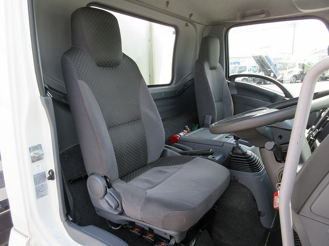 中古トラック いすゞ冷凍バン ＃13