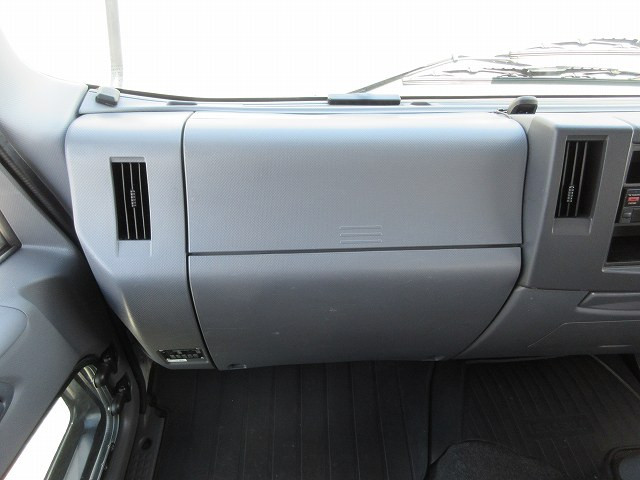 中古トラック いすゞ冷凍バン ＃14