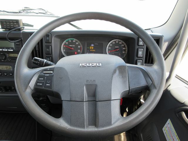 中古トラック いすゞ フォワード 中型冷凍バン