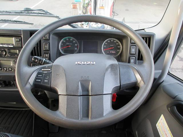 中古トラック いすゞ冷凍バン #17