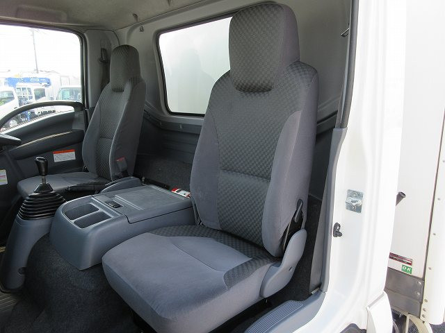 中古トラック いすゞ冷凍バン ＃23