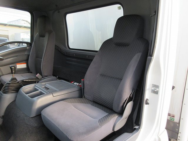 中古トラック いすゞ冷凍バン #23