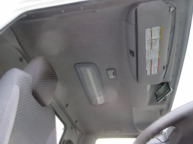 中古トラック いすゞ冷凍バン #24