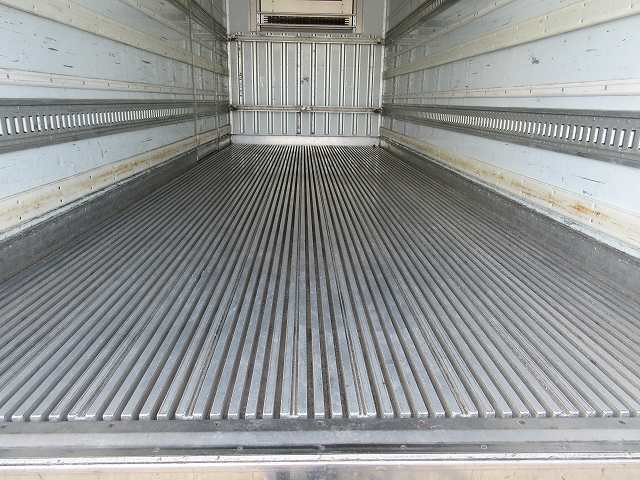中古トラック いすゞ冷凍バン ＃7