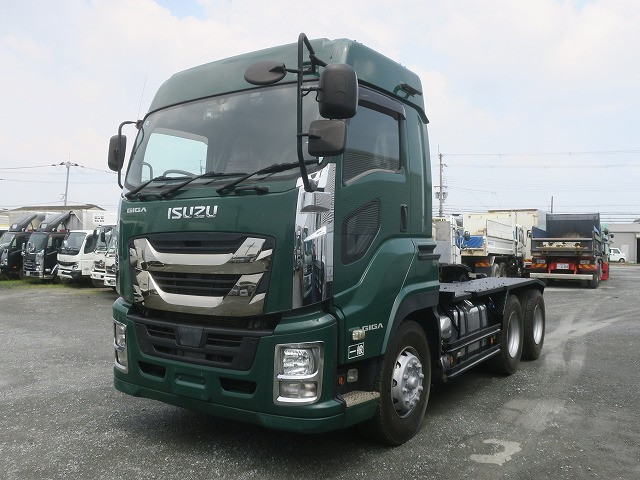 2018 model Isuzu Giga tractor head, all-inclusive tax relief, 5th wheel load 20t, 2 differentials, 520 horsepower, high roof, approx. 470,000km on meter