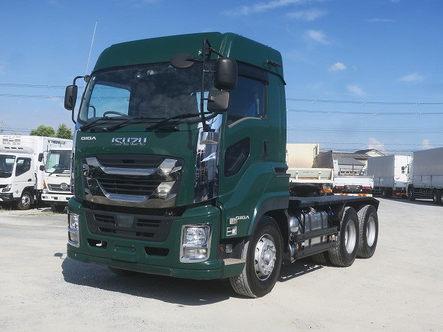 2018 model Isuzu Giga tractor head, all-inclusive tax relief, 5th wheel load 20t, 2 differentials, 520 horsepower, high roof, approx. 470,000km on meter