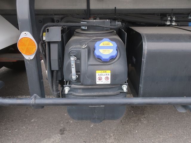 中古トラック いすゞ冷凍バン ＃12