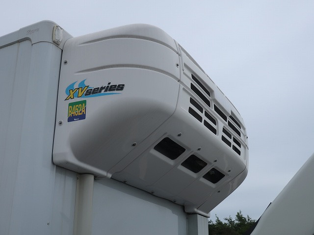 中古トラック いすゞ冷凍バン ＃13