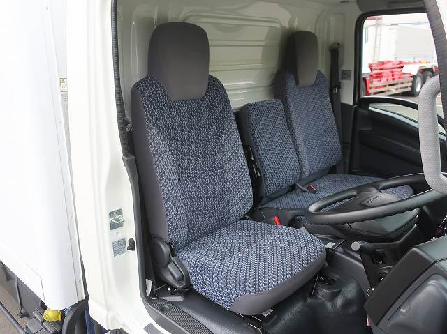 中古トラック いすゞ冷凍バン ＃15