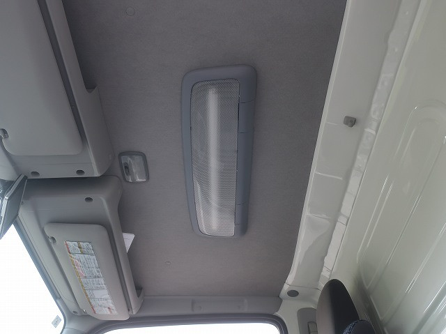 中古トラック いすゞ冷凍バン ＃24